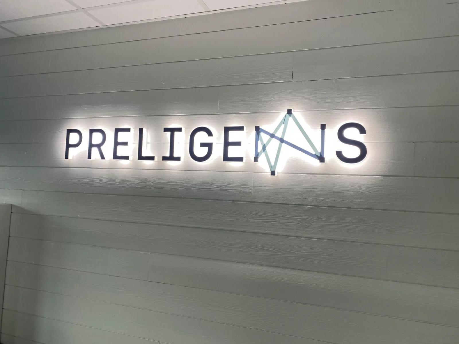 Lettres rétroéclairées — Atelier Visible Rennes