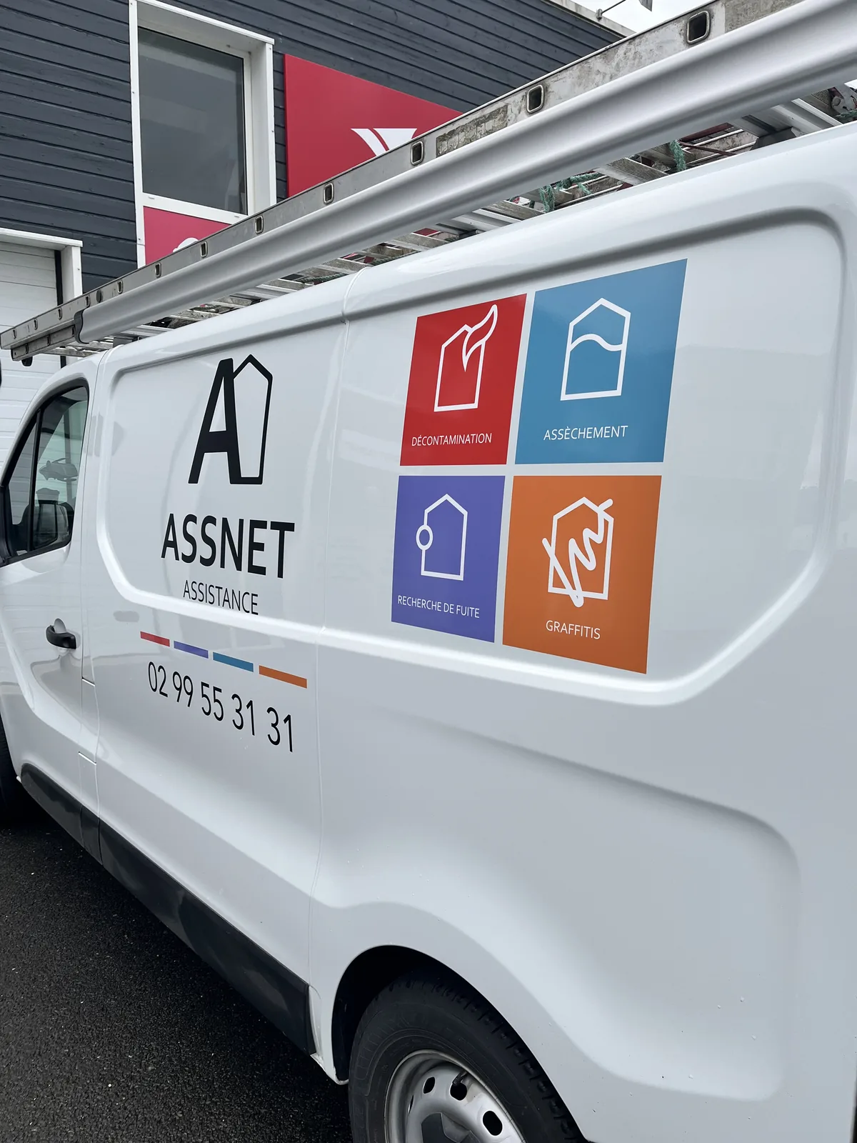 Lettrage utilitaire Assnet Rennes, vue 2