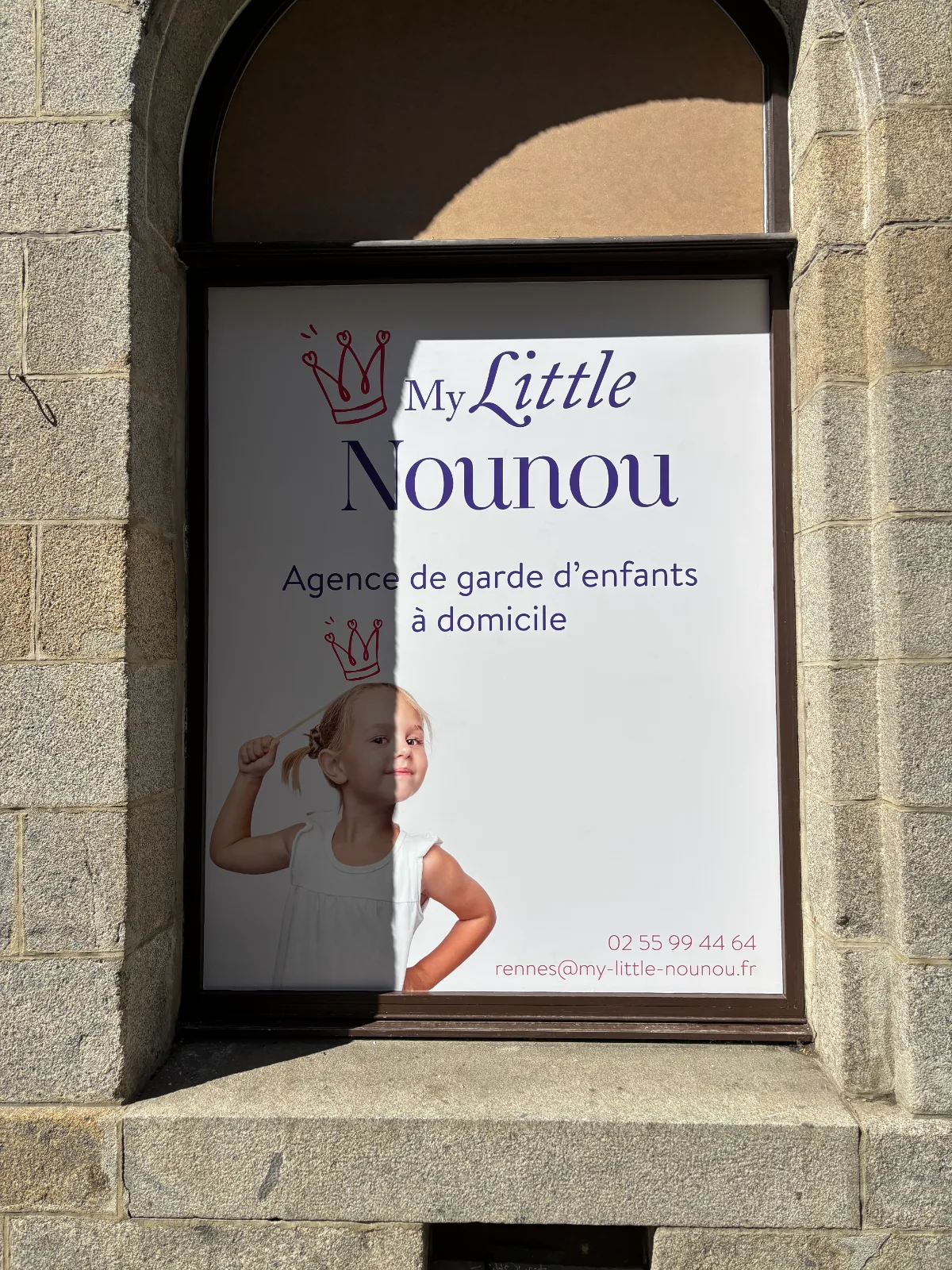 Adhésif vitrine temporaire inauguration Rennes
