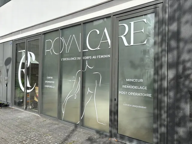 Logo vitrine Royal Care Rennes